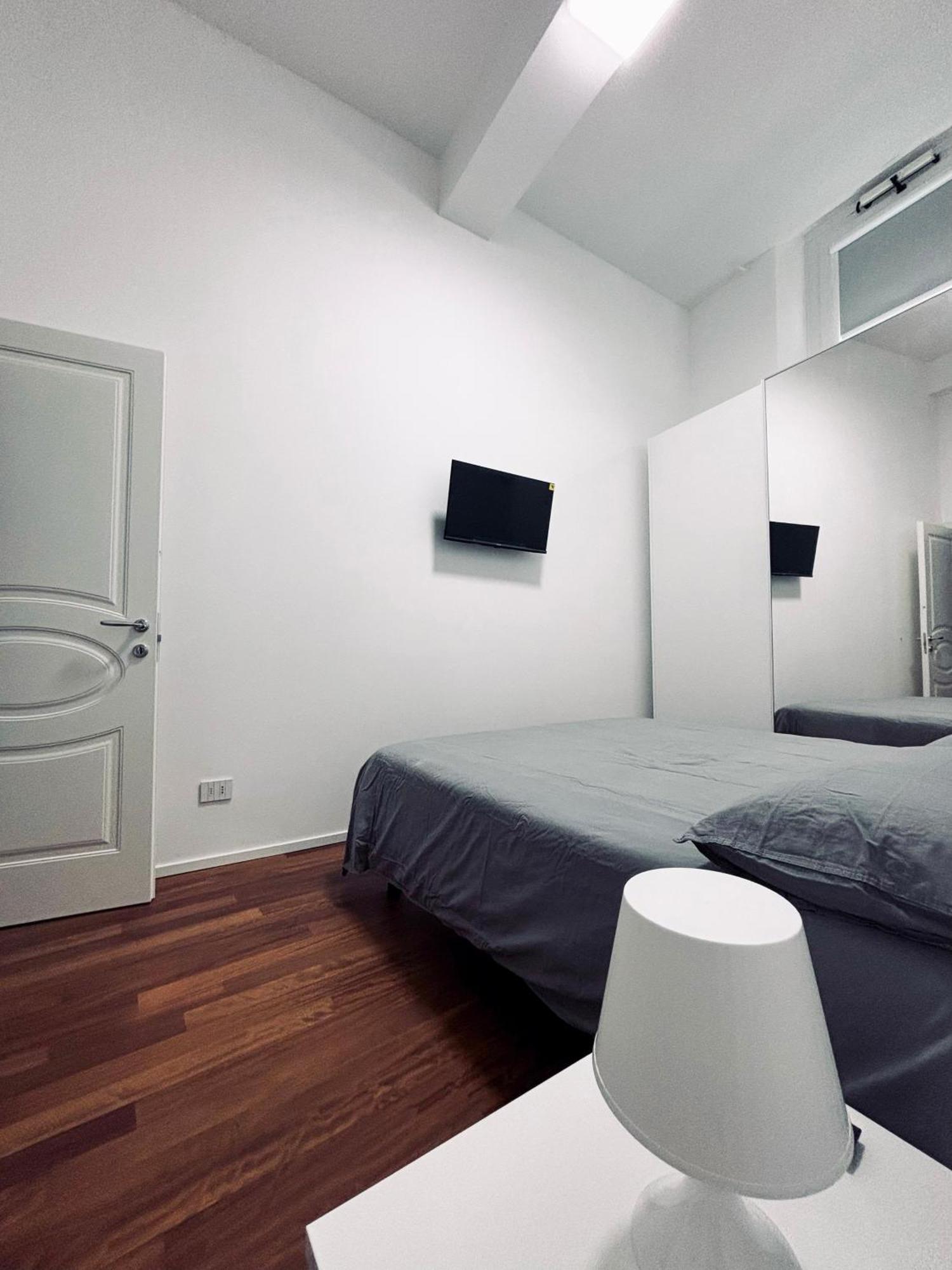 Ferienwohnung Farini House - Next To The Academy Of Modena Exterior foto